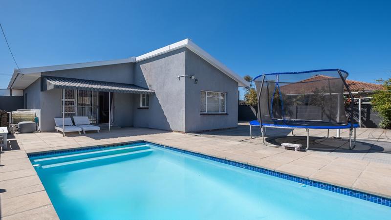 3 Bedroom Property for Sale in Churchill Estate Western Cape